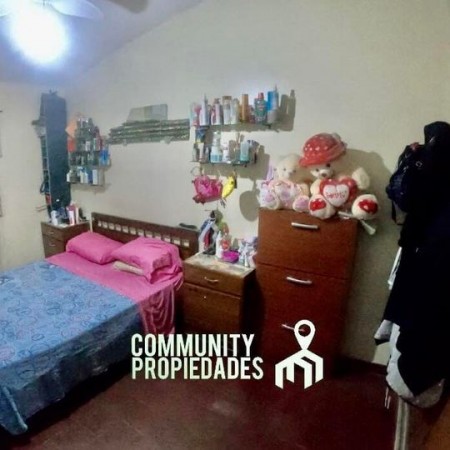 Venta hermosa casa en V Mitre ESQUINA C/LOCAL comercial. sobre av principal. 3 Dorm