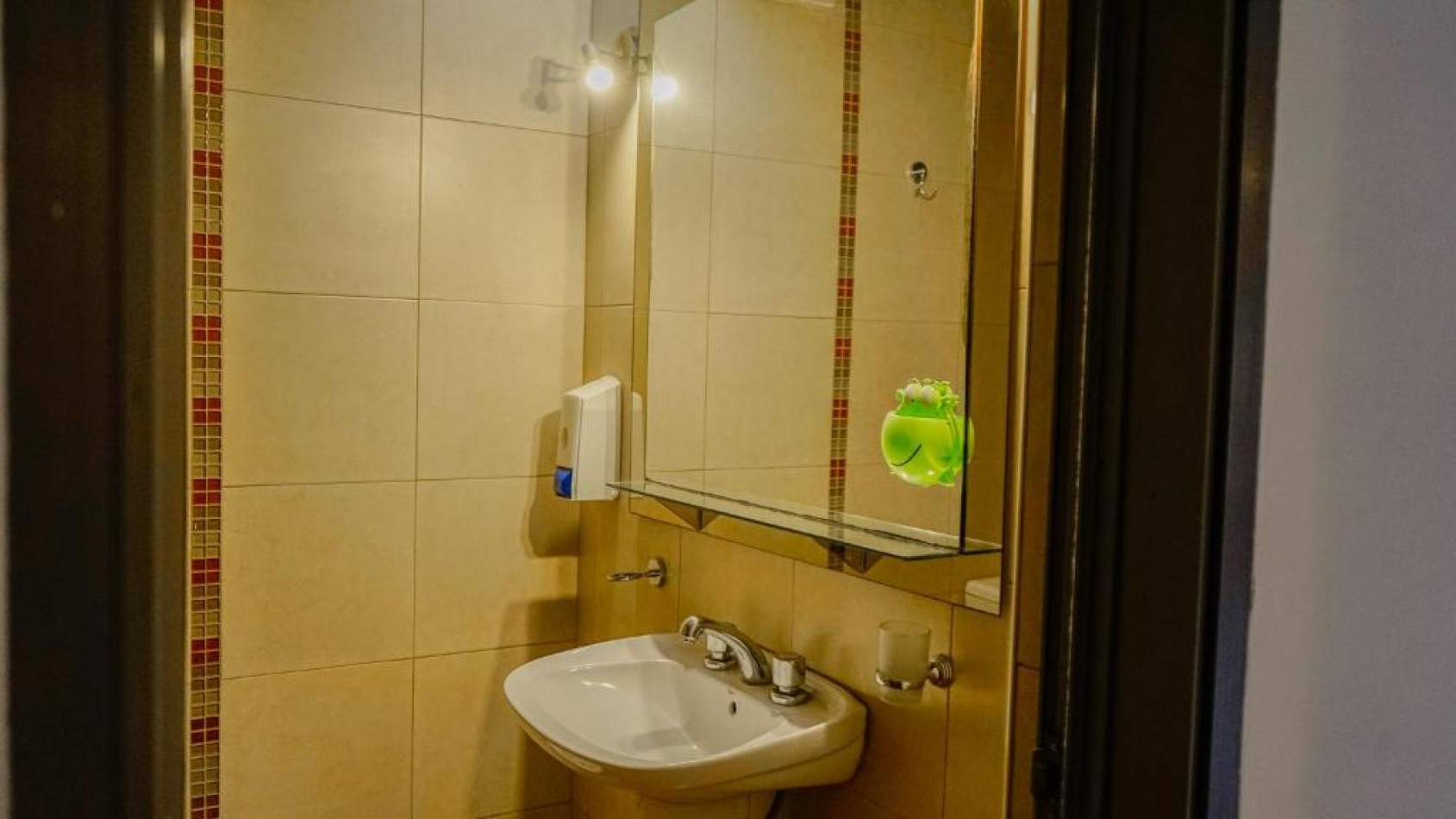 Departamento con local Comercial OPORTUNIDAD