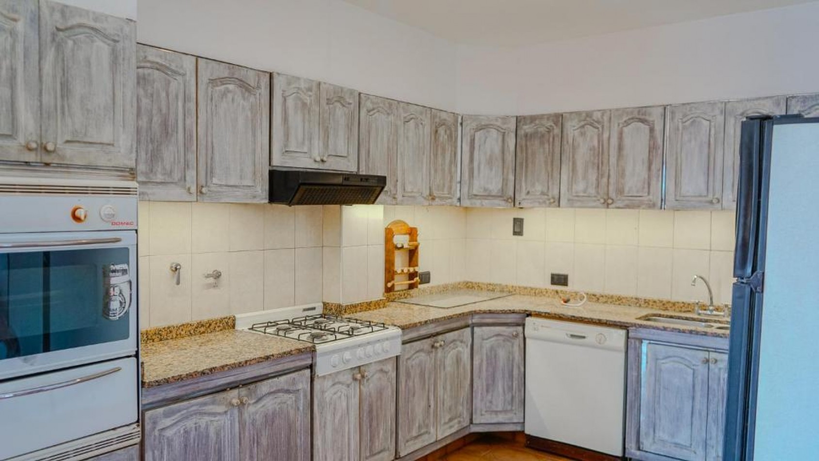 Departamento con local Comercial OPORTUNIDAD